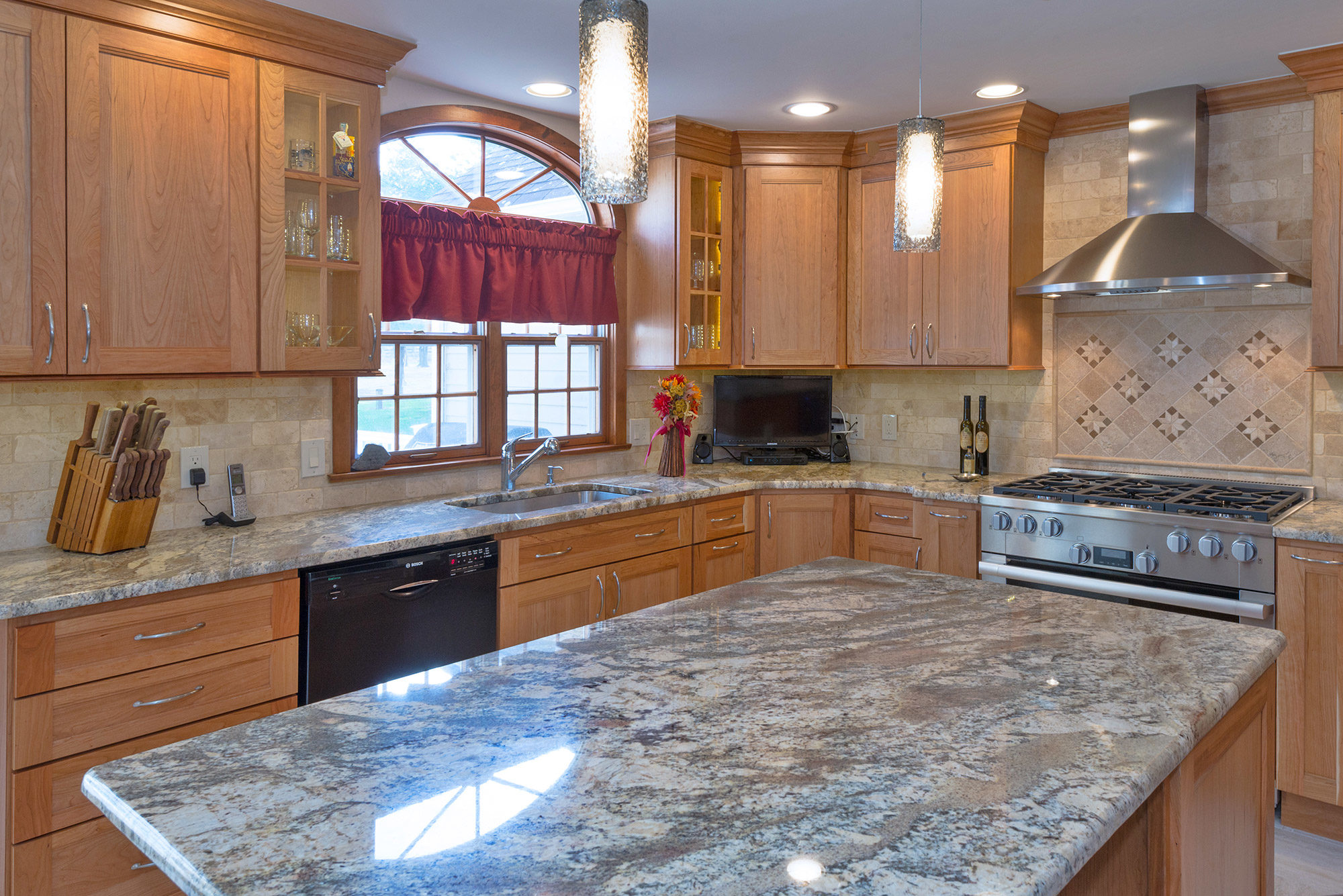 Lambertville Kitchen with StarMark Cabinetry | Gallery 2 | Lambertville, NJ