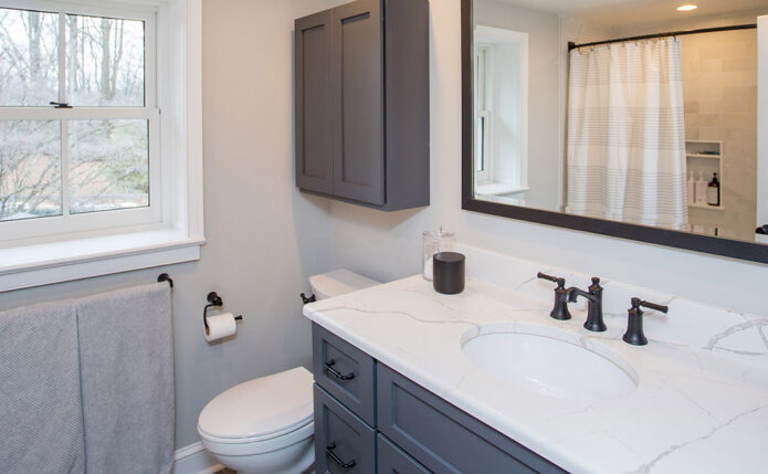 New Hope Hall Bath with Starmark Cabinetry