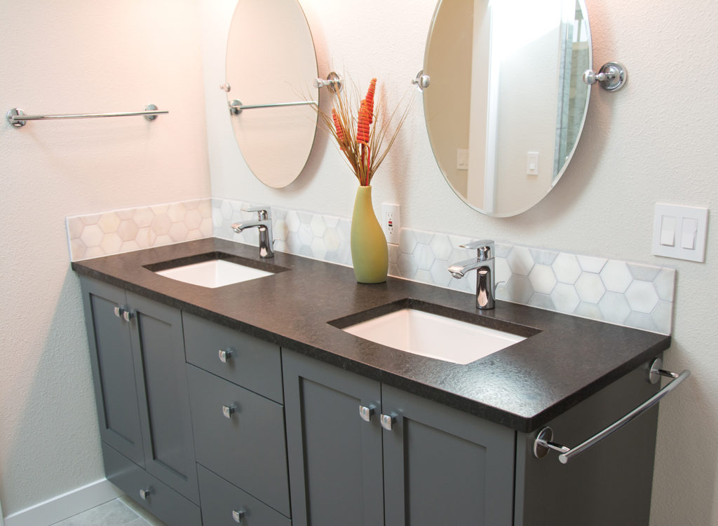 Double Vanity With Mirrors