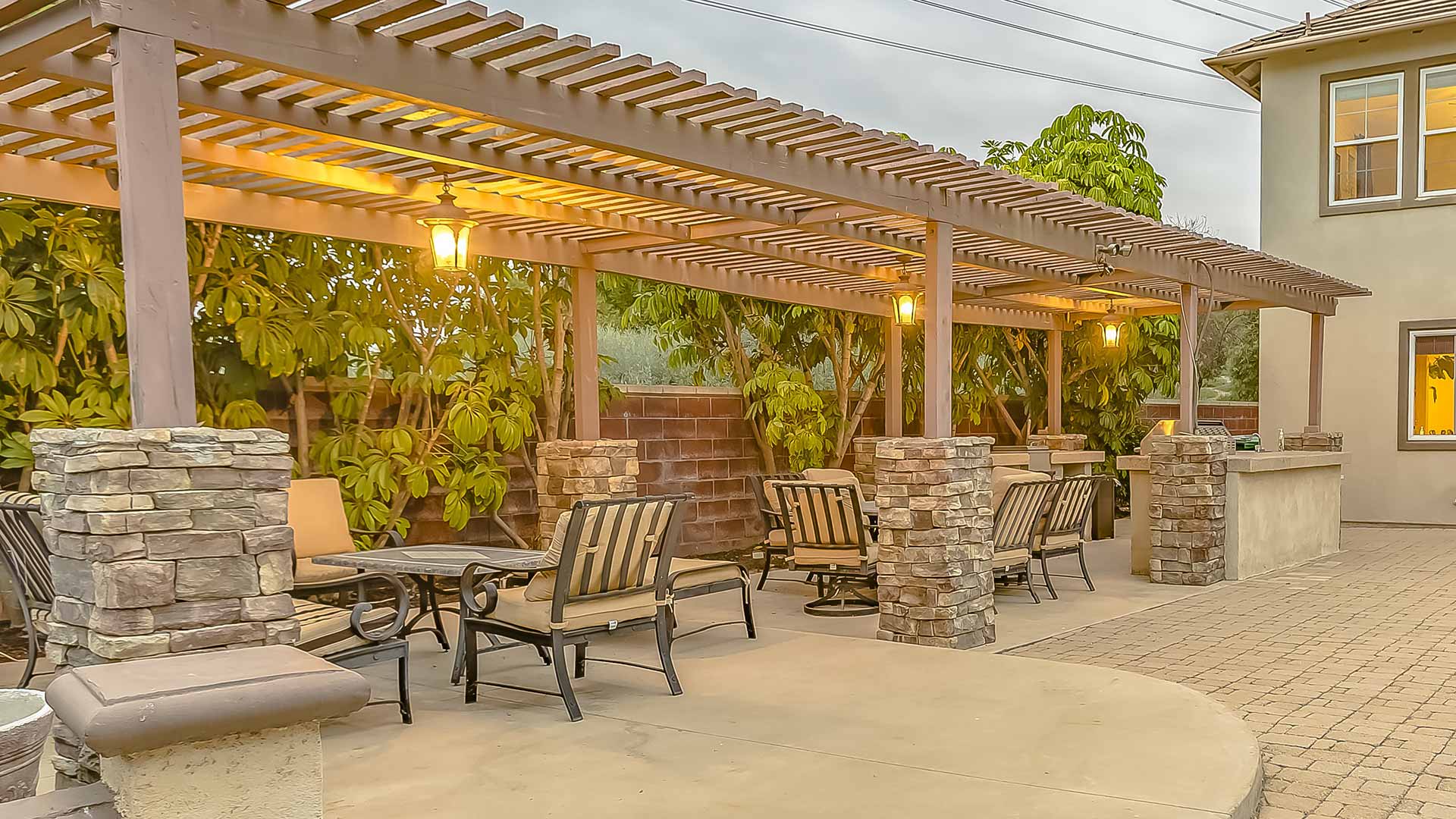 Pergola patio by Niece Lumber